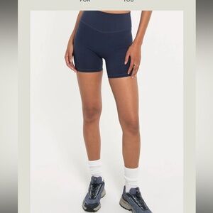 FORM Core Navy Biker Shorts size small 5” inseam!